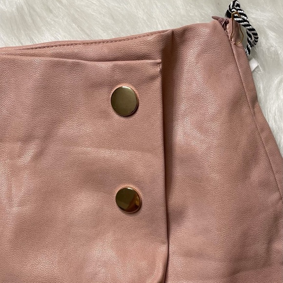NEW TRENDY DUSTY BLUSH BUTTON FRONT FAUX LEATHER SKORT - Picture 5 of 17